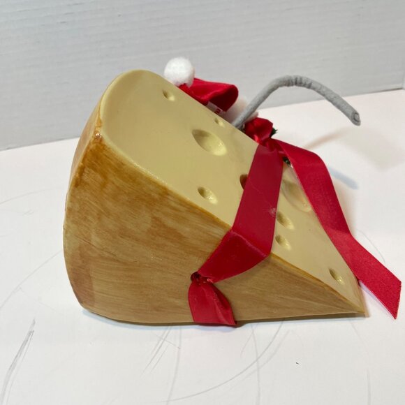 Vintage Annalee Christmas Mouse On Cheese Decor With Red Bow & Holly Embellishme - Picture 6 of 9